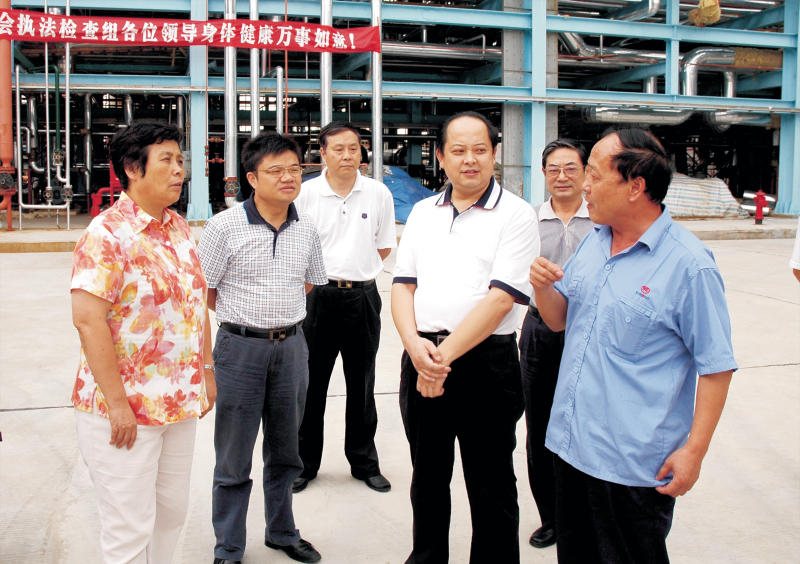 2008年9月10日，湖北省人大常委副主任蔣大國(guó)來(lái)公司，對(duì)公司《勞動(dòng)合同法》實(shí)施情況進(jìn)行檢查